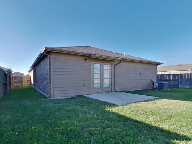 Building Photo - 2322 Oyster Bay Ave