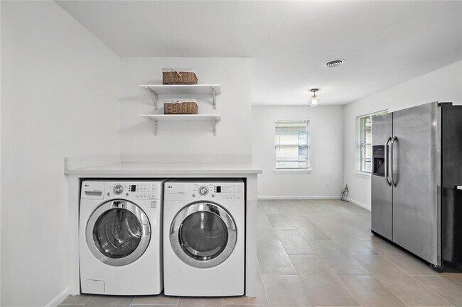 Building Photo - 4510 Billingsley St