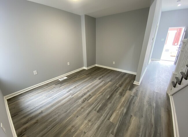 Building Photo - 1911 Fontain St