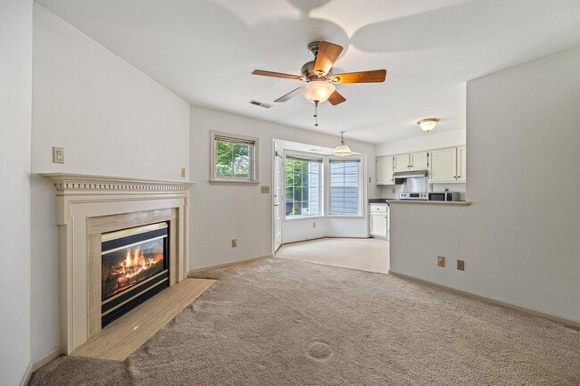 Building Photo - 3203 Gateway Cir