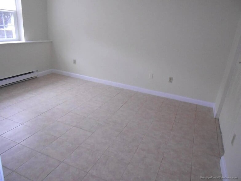 Building Photo - 740 Central St