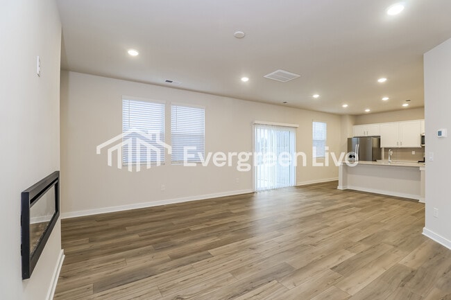 Building Photo - 2433 Appalachian Trl Dr