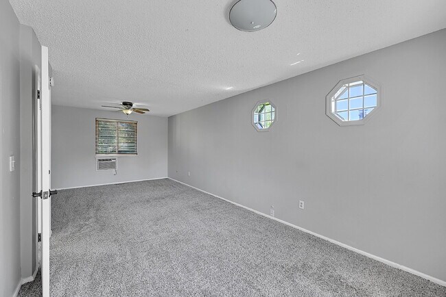 Building Photo - $2,675 - 4 Bed, 2 Bath Home in Aurora with...
