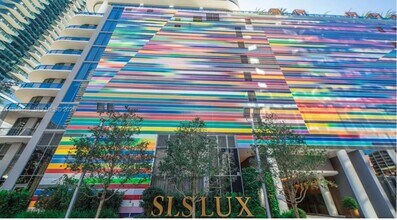 Building Photo - 801 S Miami Ave