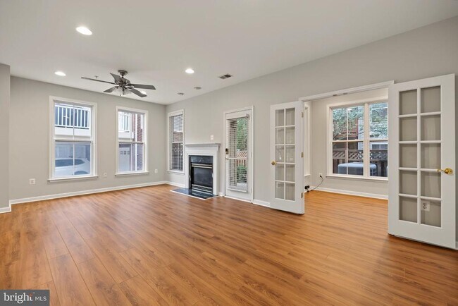 Building Photo - 5256 Bessley Pl