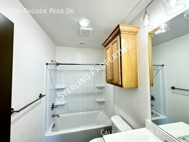 Building Photo - 3204 Pagoda Pead Dr