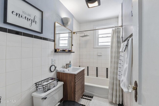 Building Photo - 83 Spring St