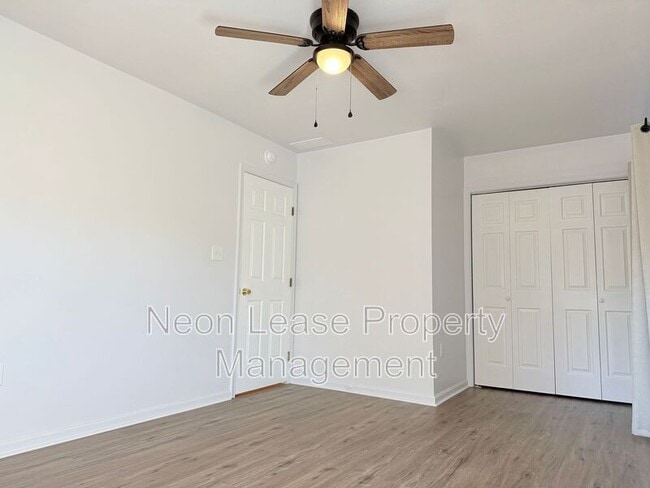 Building Photo - 400 Franklin St