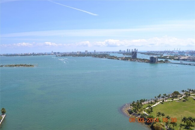 Building Photo - 2020 N Bayshore Dr