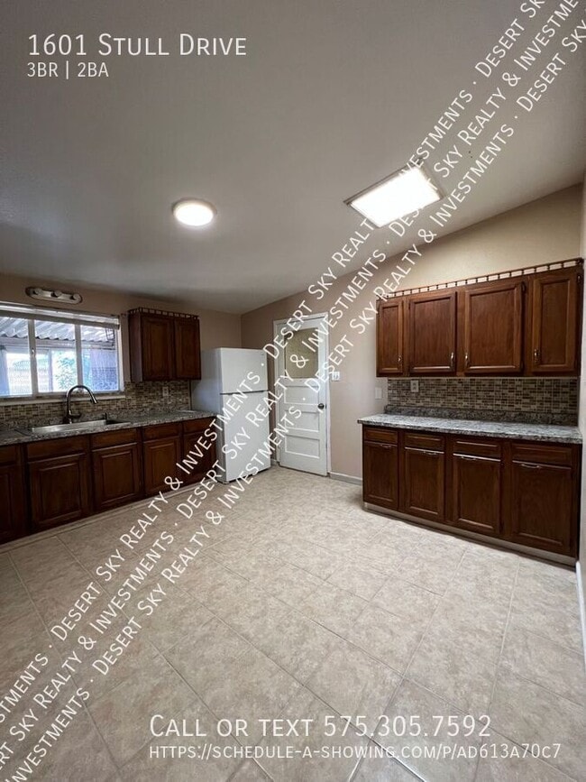 Building Photo - 1601 Stull Dr