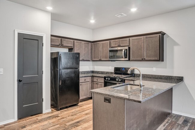 Building Photo - 1613 Timber Ridge Dr
