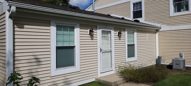 Primary Photo - 307 Somerset Ln