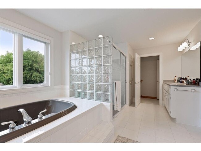 Building Photo - 960 Bayside Ln