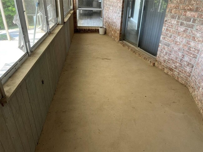 Building Photo - 1742 S Central Ave