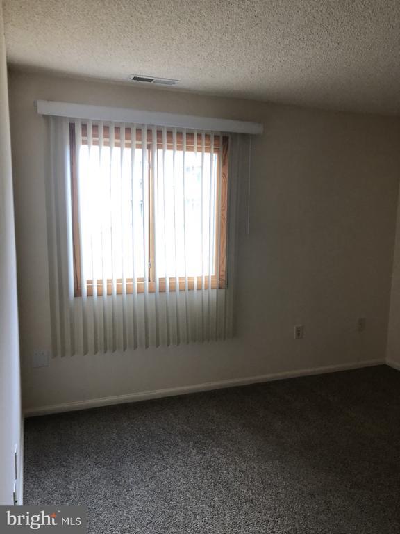 Building Photo - 1019 Ravens Crest Dr