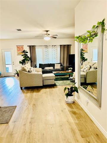 Building Photo - 8404 Radiant St