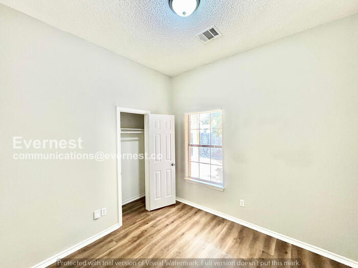 Building Photo - 1029 Matthew St