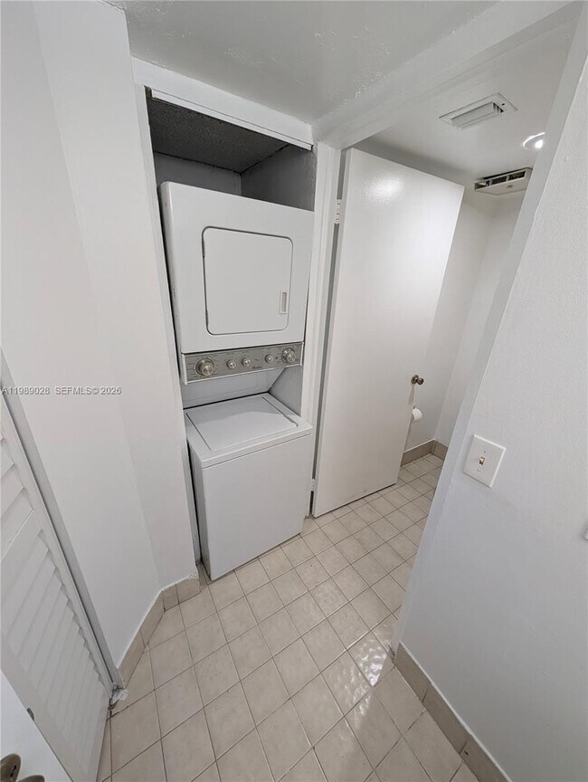 Building Photo - 8305 SW 152nd Ave