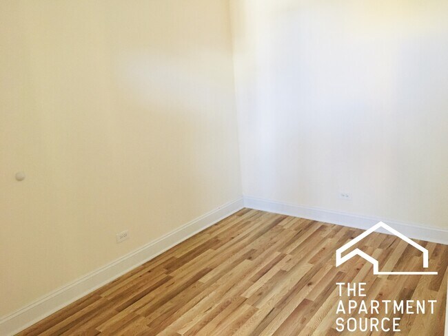 Building Photo - 1622 N Fairfield Ave