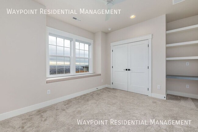 Building Photo - 3570 E Interstellar Ct