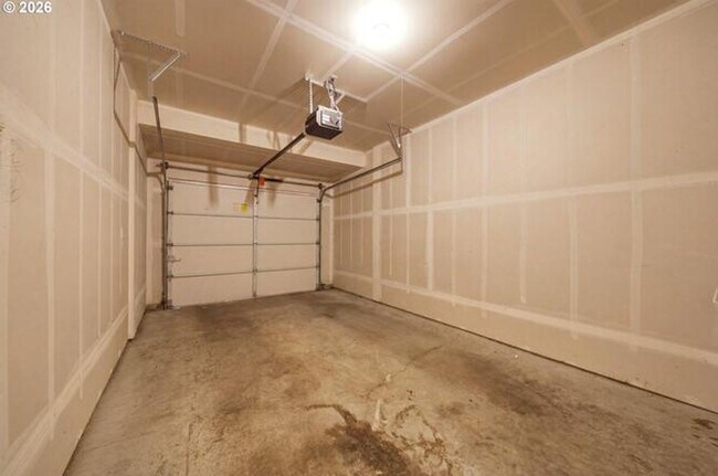 Building Photo - 2201 NE 140th St