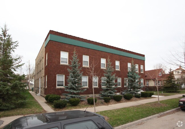 Building Photo - 1018