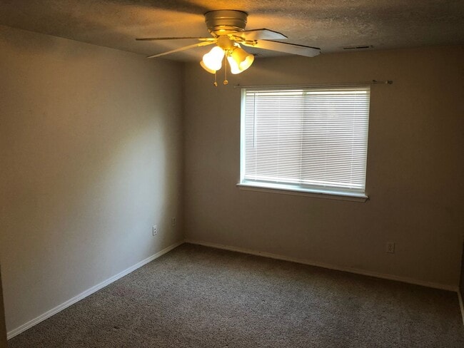 Building Photo - Your Cozy Boise Retreat Awaits! 3bd, 2.5b ...
