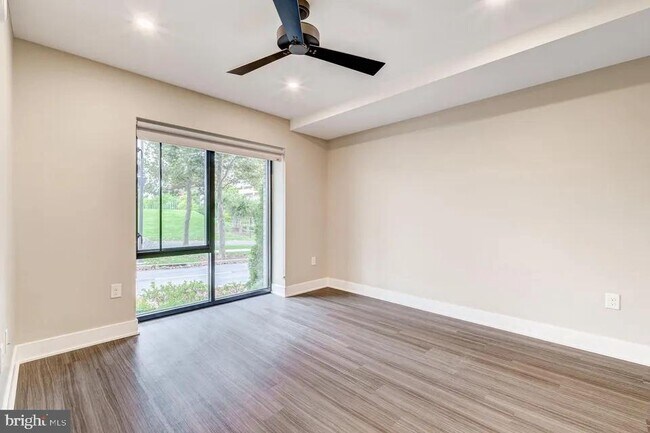 Building Photo - 145 Riverhaven Dr