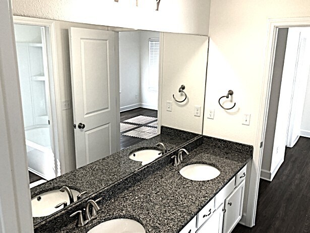 Building Photo - 3021 Eagle Bluff Way