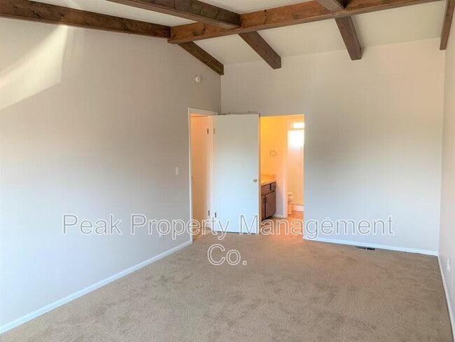Building Photo - 3201 Wedgewood Ct