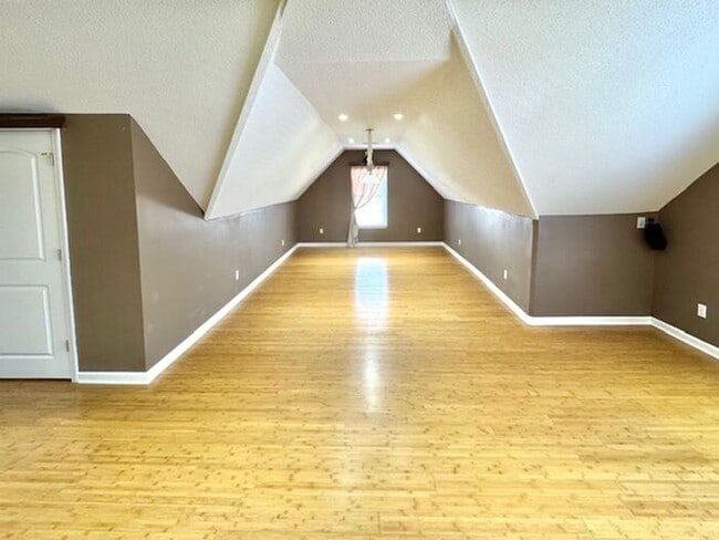 Building Photo - MOVE IN SPECIAL!!! Now leasing a 4-bedroom 2.5 bath home in Arlington. Great location and great s...