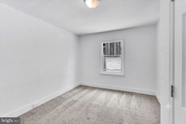 Building Photo - 60 Irish Ln
