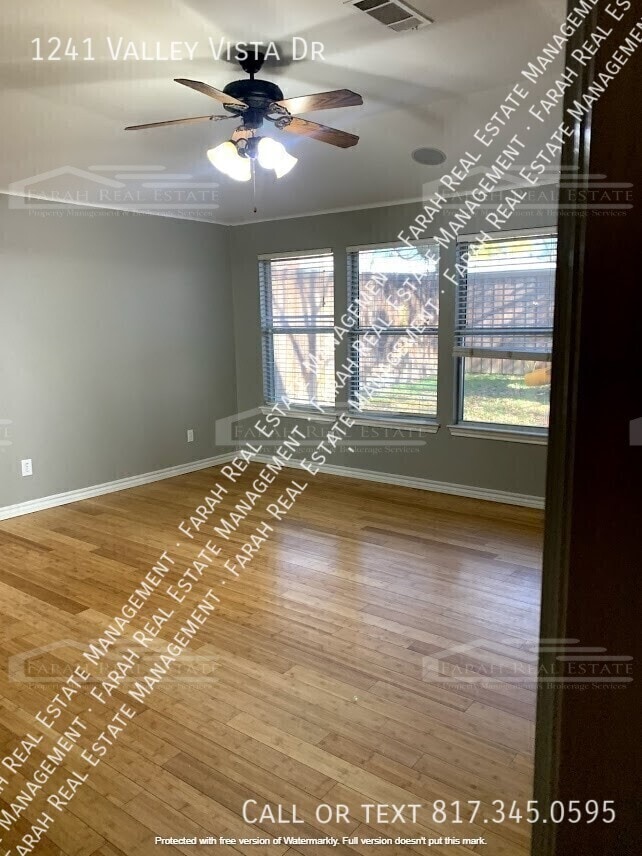 Building Photo - 1241 Valley Vista Dr