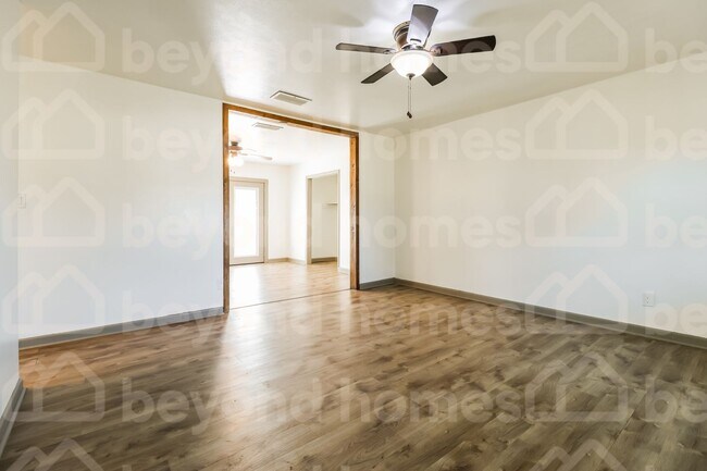 Building Photo - Beautiful lake views with this renovated 4...