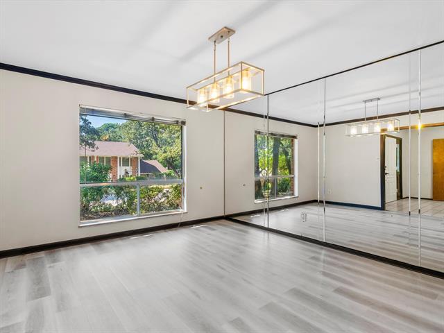 Building Photo - 1004 Overhill Dr