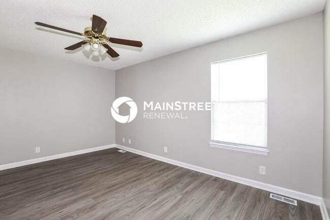 Building Photo - 3 Bedroom Pet-Friendly Home in Nashville, TN with Main Street Renewal