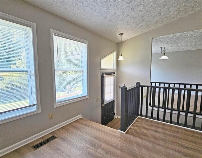 Building Photo - 5530 Deerfield Pl