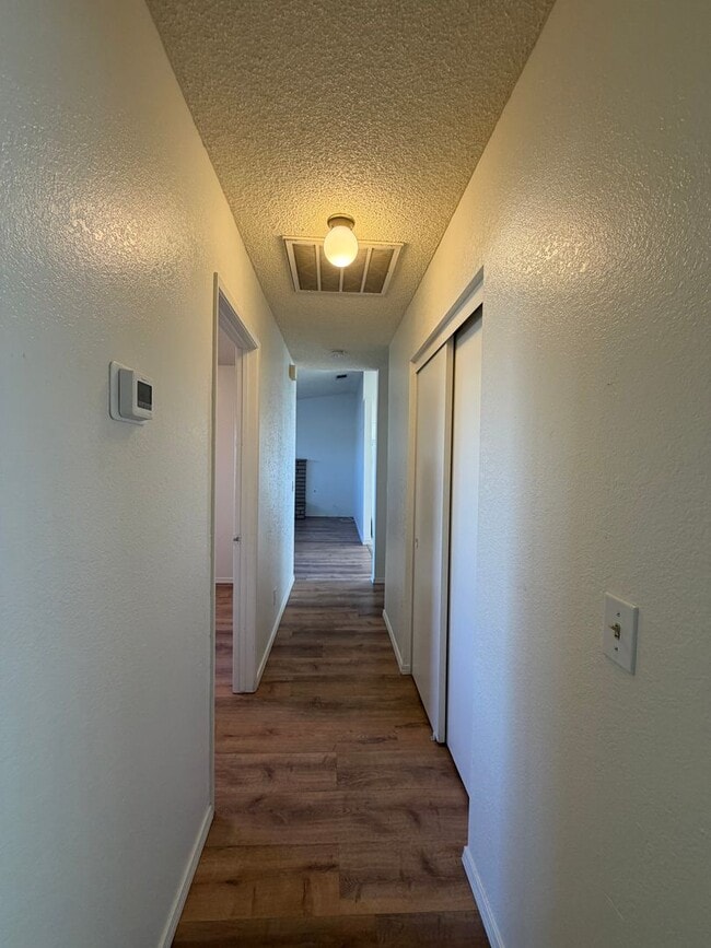 Building Photo - 3 Bedroom House Located in Cul De Sac Near Sportspark