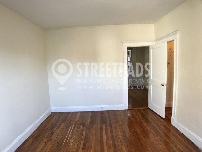 Building Photo - 1 bedroom in Boston MA 02215