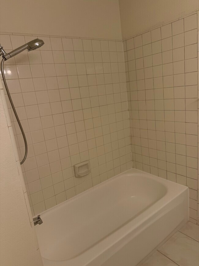 Building Photo - 3855 Thorncroft Ln