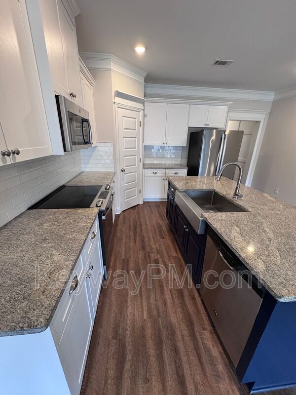 Building Photo - 122 Canton Park Ave