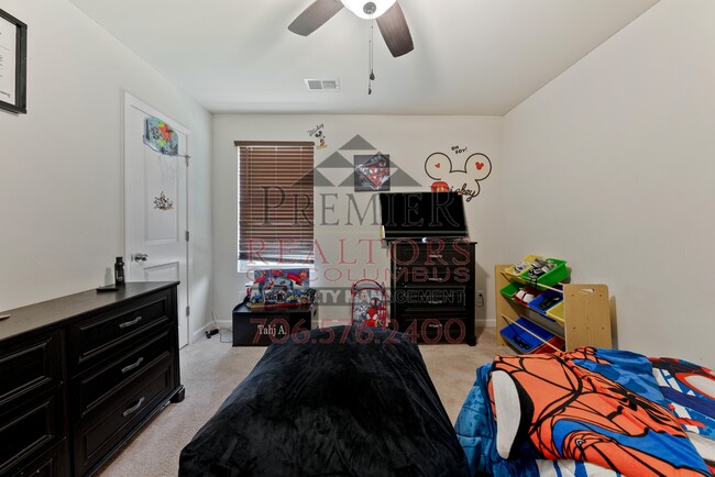 Building Photo - 741 Compass Trl