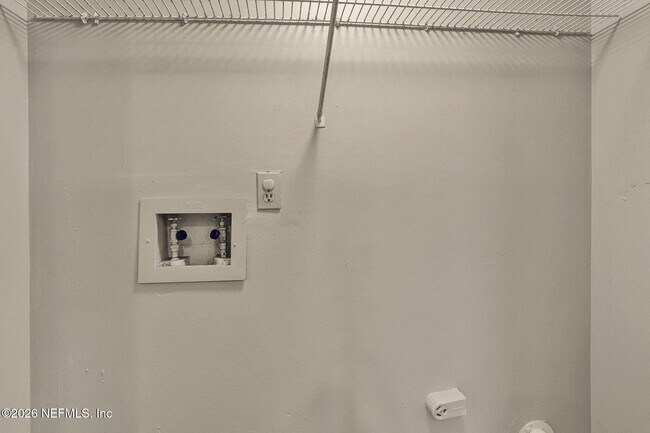 Building Photo - 476 Bentwood Ln