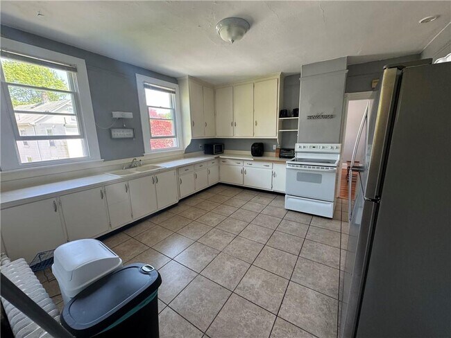 Building Photo - 60 Berkeley Ave