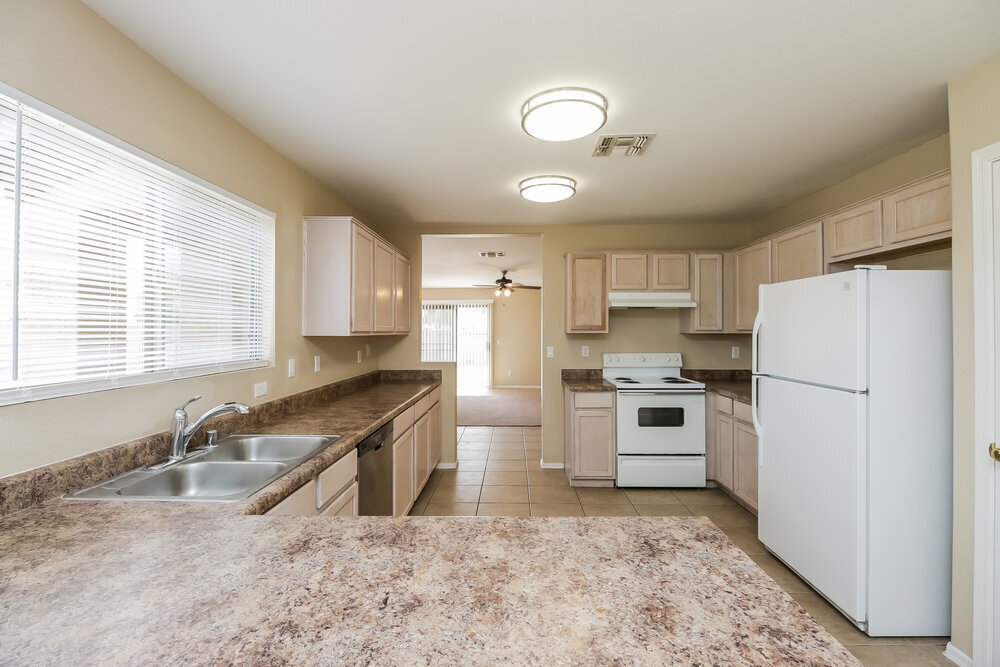 Building Photo - 11409 W Cambridge Ave