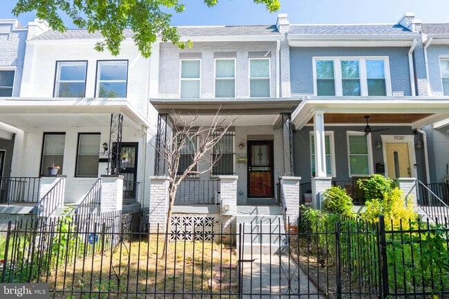 Primary Photo - 1928 Bennett Pl NE
