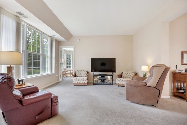 Building Photo - 12452 Wedgemere Dr