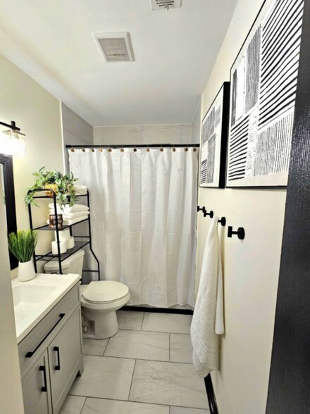 Building Photo - 361 Cherry St