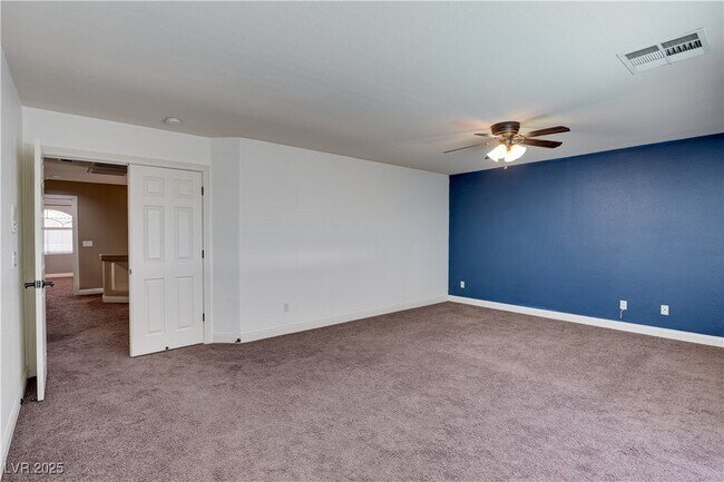Building Photo - 10990 Fishers Island St