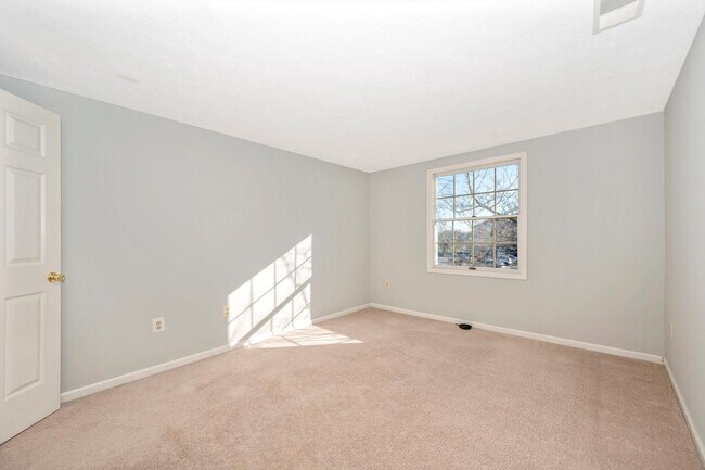 Building Photo - Affordable Condo in Frederick, MD